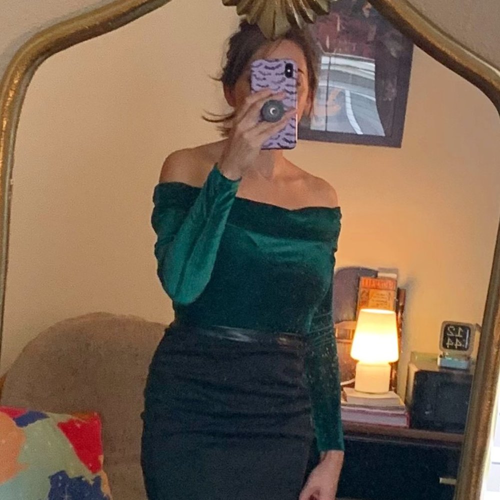 Unique Vintage Velvet Green Off the Shoulder Long Sleeve Top - Small